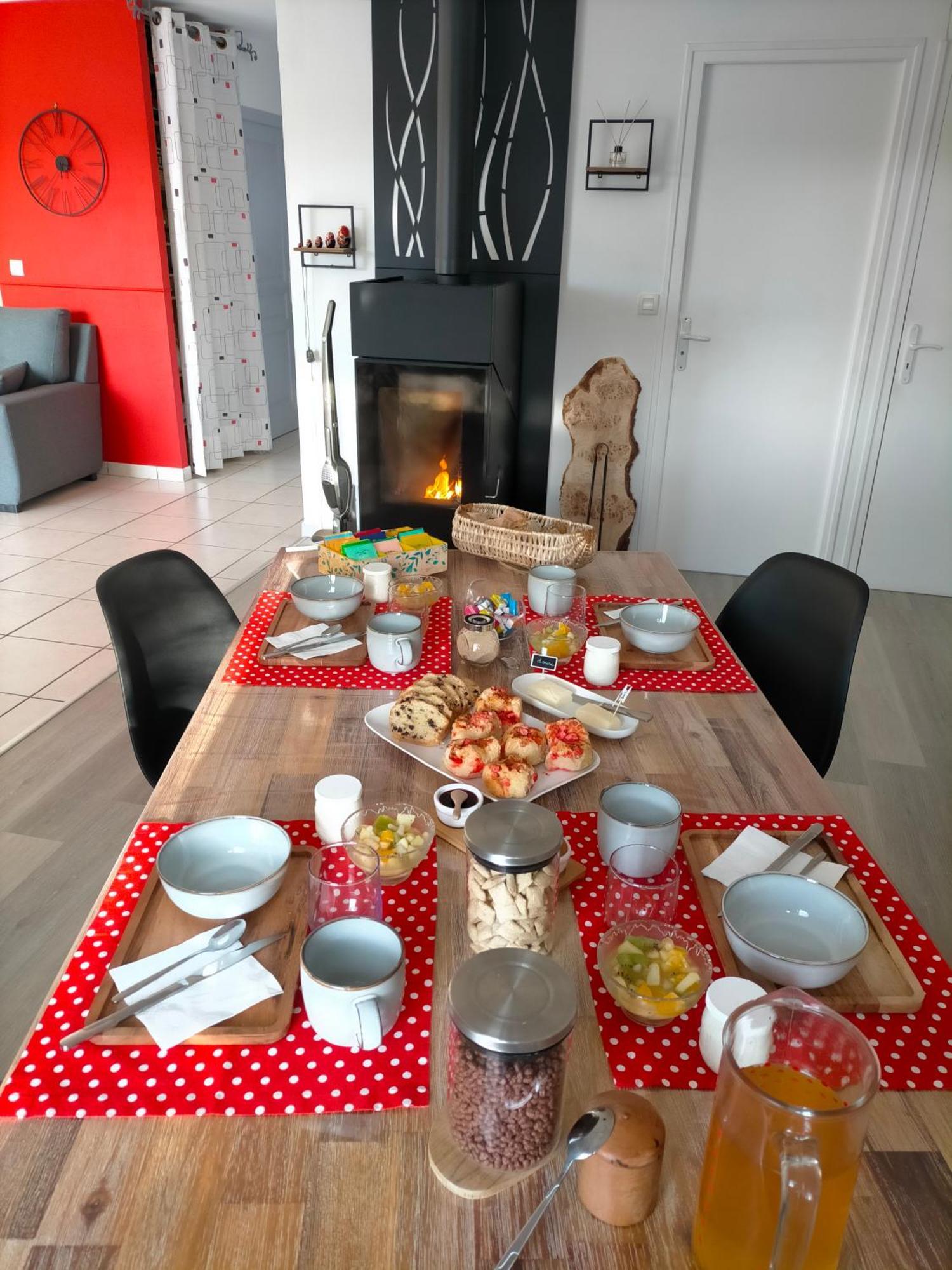 Bed and Breakfast Les Terrasses Saint-Paul-en-Pareds Exteriér fotografie